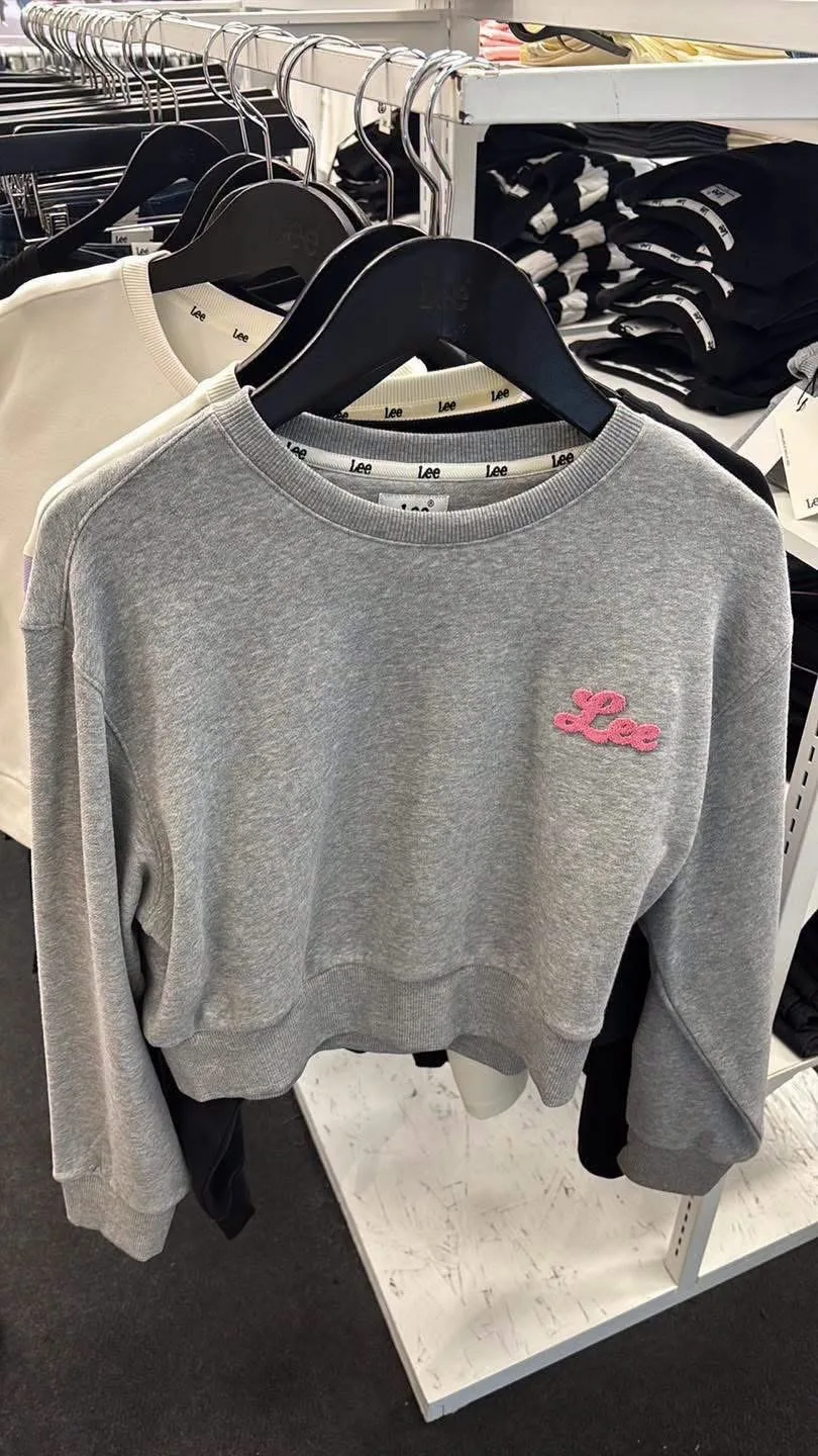 Lee women's crop fit sweatshirt - M size